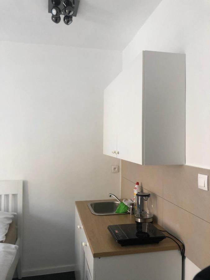 Krystof Apartment *